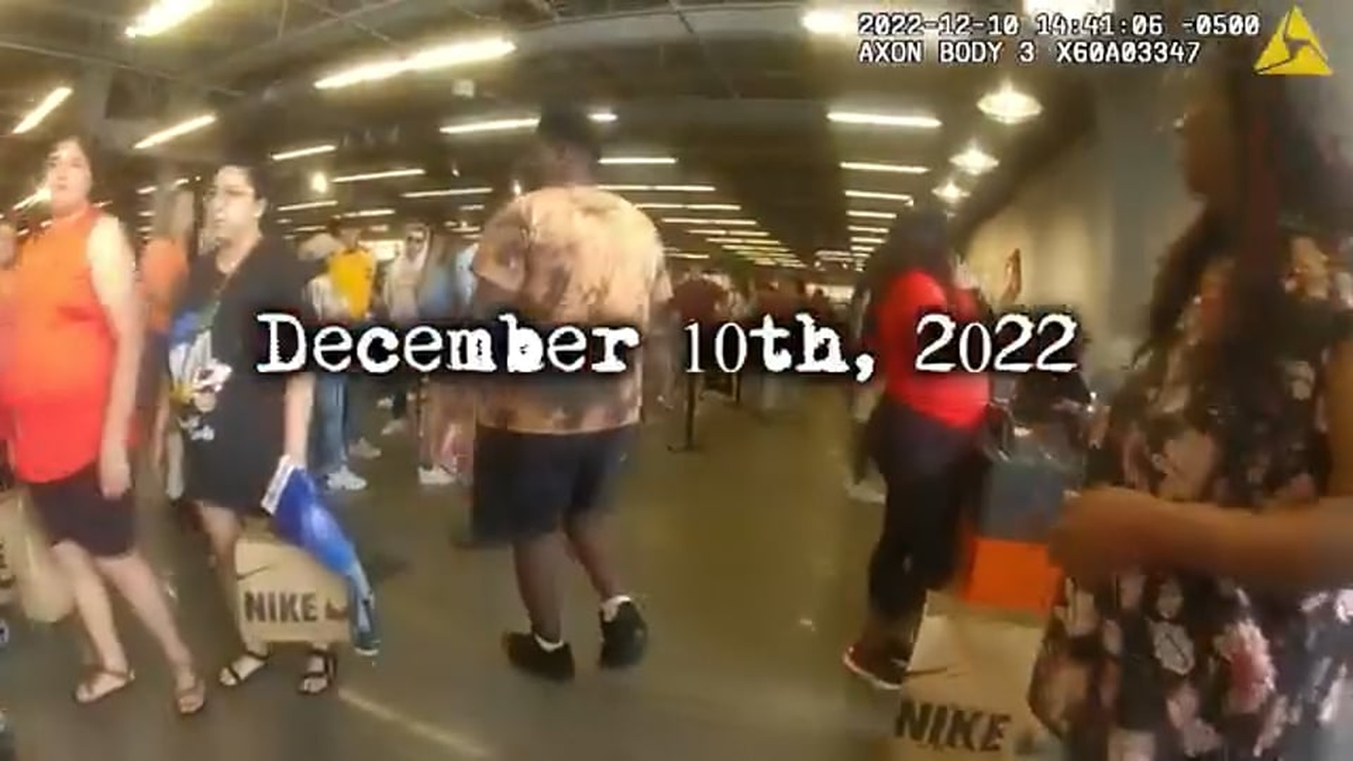 H1907024_Guy Gets Tackled in the Middle of the Nike Store #justice #arrestvideo #usa #police #trendingreels #usapolice #usaoffic