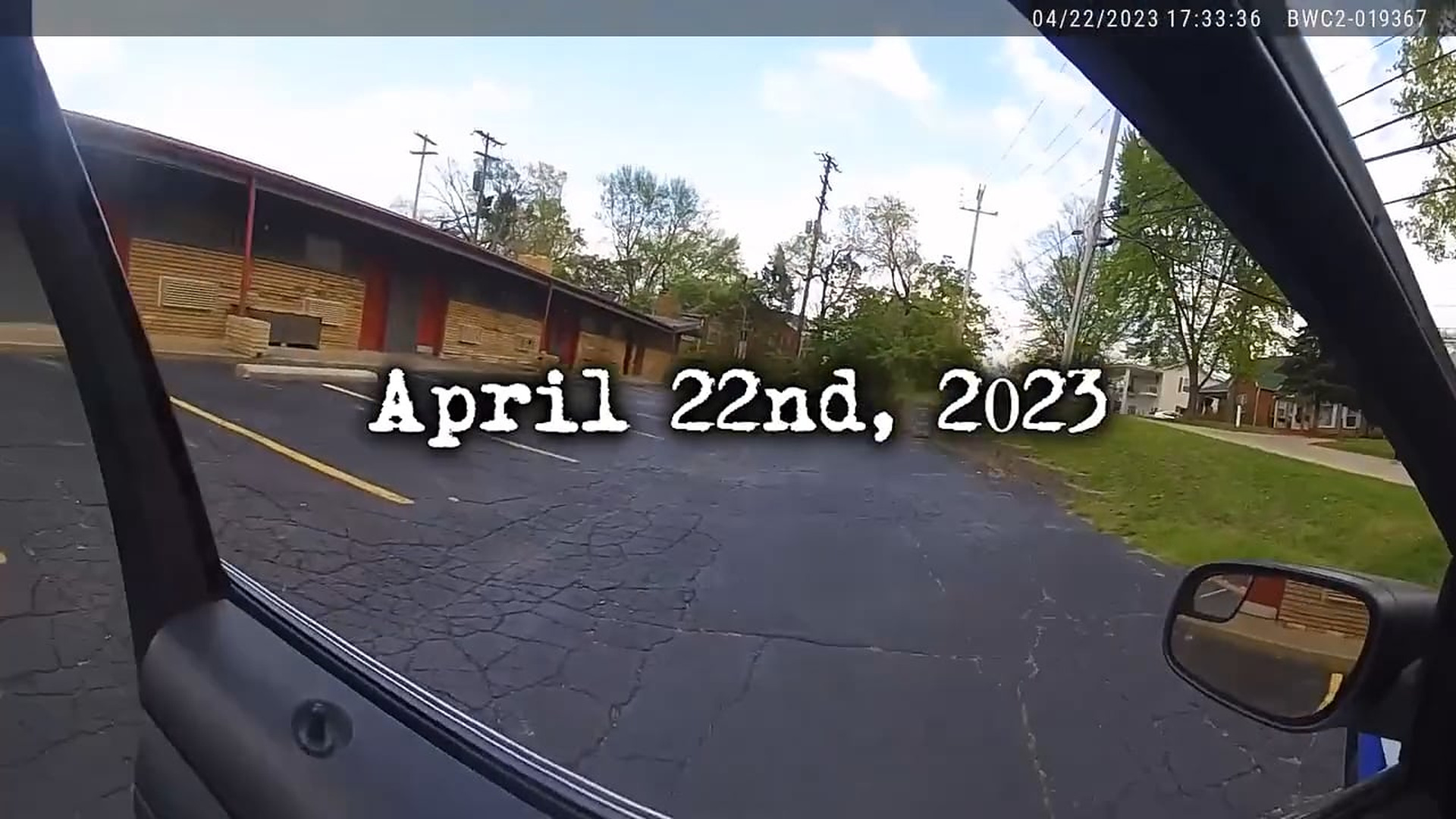 H1907008_Walmart Thief Faces Karma After Trying to Run #facebookreels #officer #police #bodycam #angrypolice #trendingreels #usa