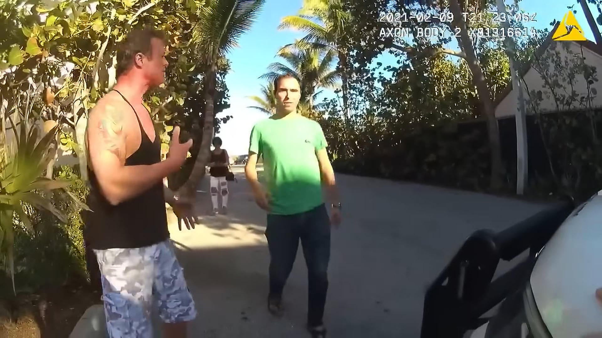 H2707001_Man Terrorizes Lady Eating Her Dinner, Gets Karma #policeofficer #officercam #trending #usa #justice #trendingreels #po