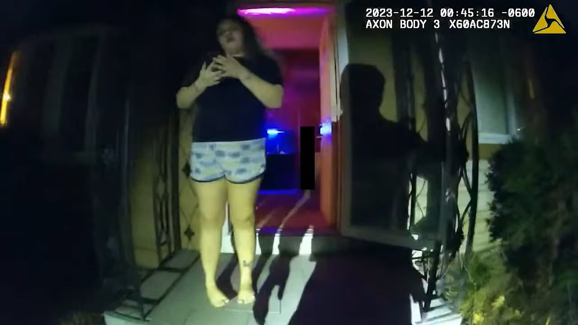 H3007022_Police Step In to Rescue a Woman From Abusive Dad _ Daughter After They Turn the House Into Chaos