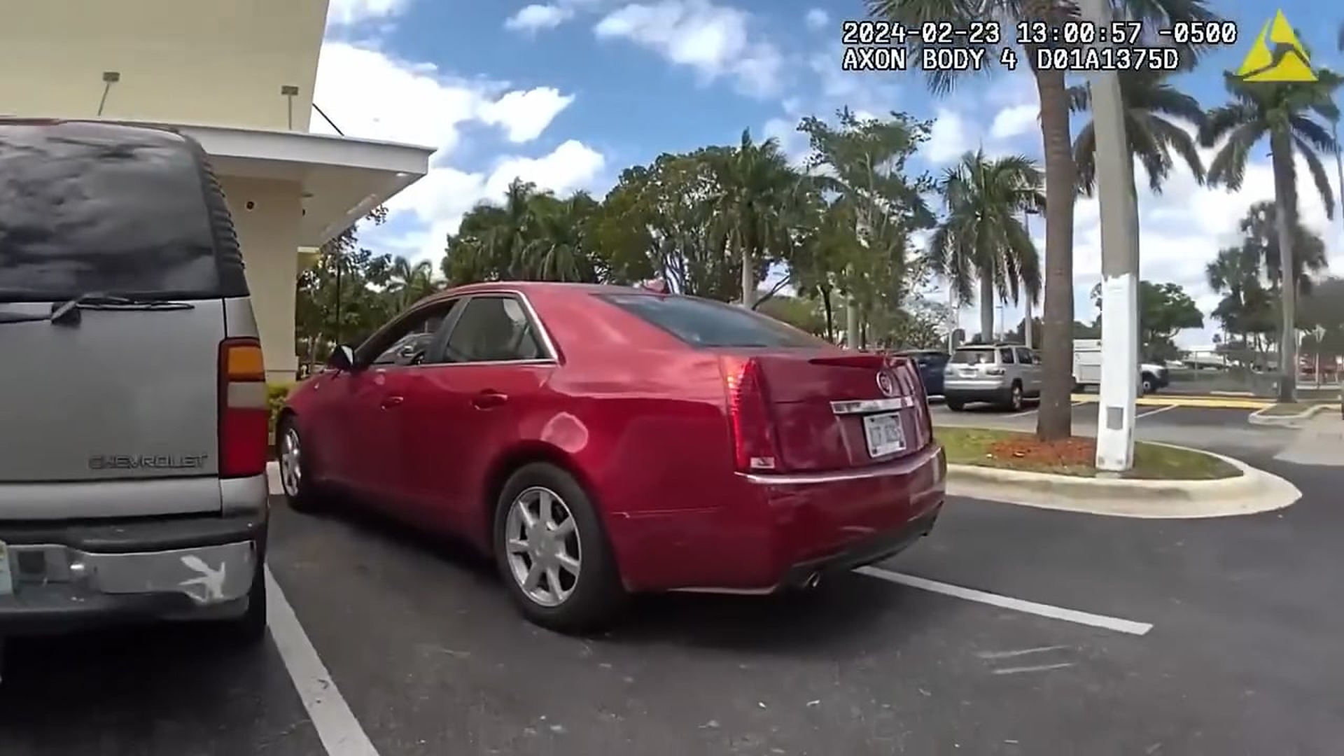H2907087_Police Catch Girl In The Act Doesnt End Well #Policeofficer #poilcebodycam #reels #bodycam #arrestcam #insiderbodycam #