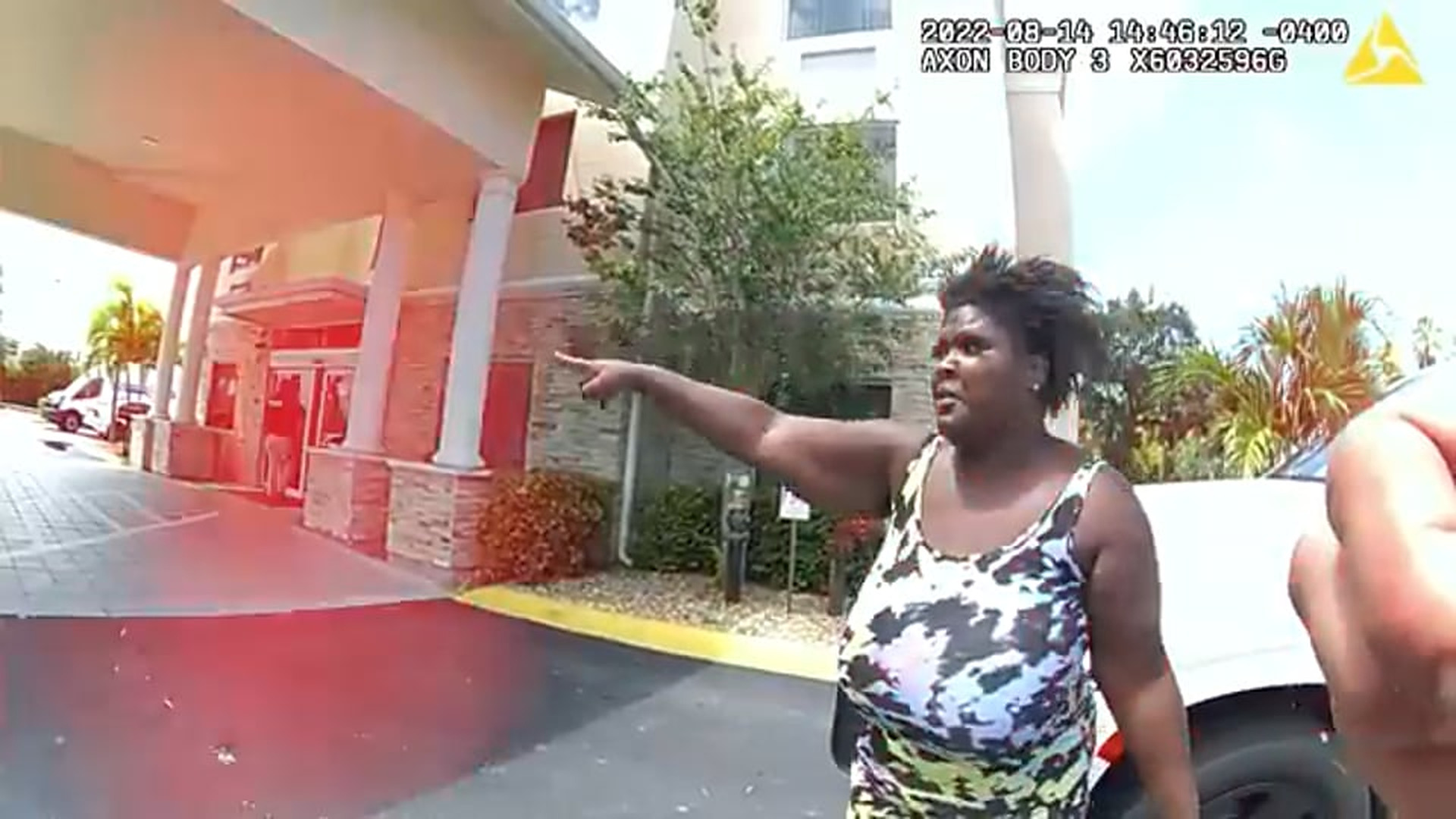 H0308059_Woman Loses It Attacking Pregnant Mom
