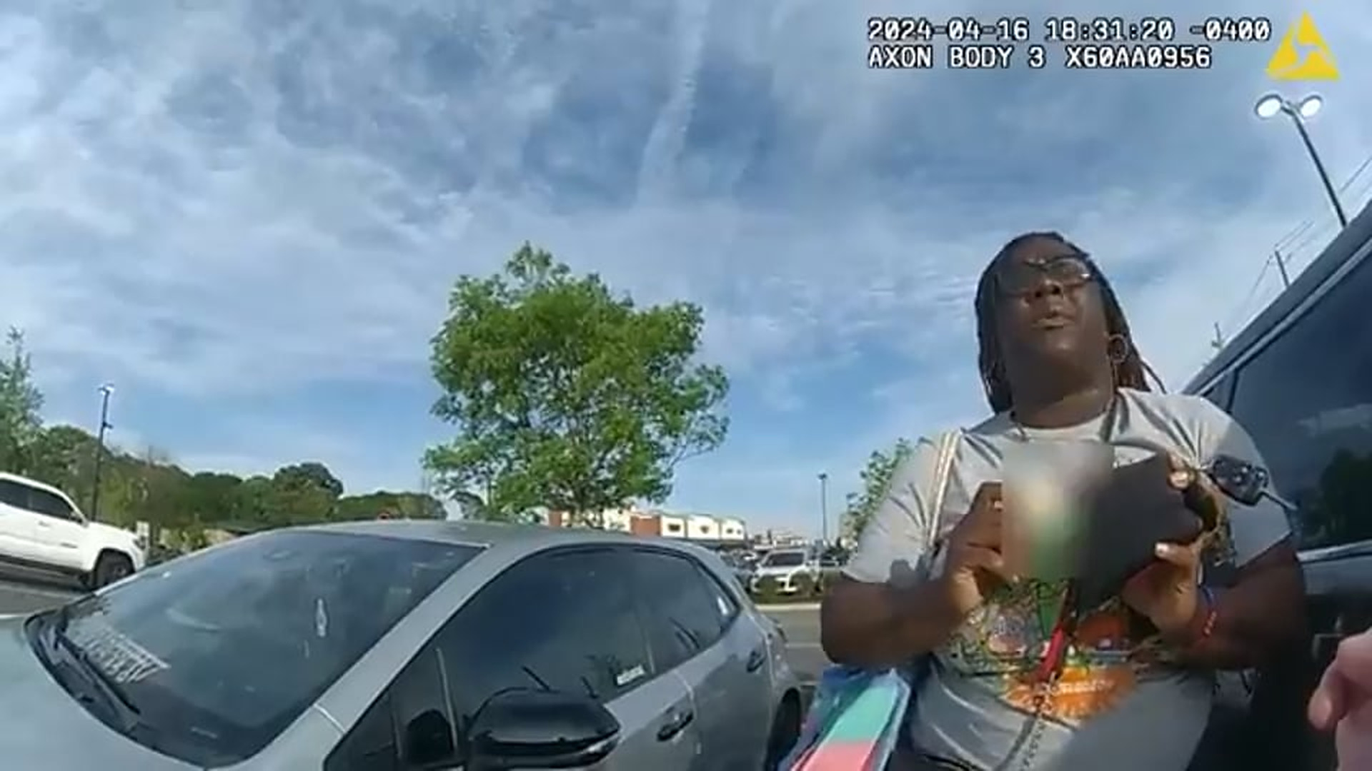 H0608004_She Thought She Was Running the Traffic Stop