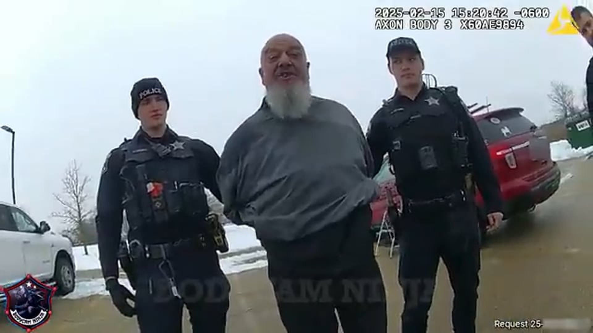 H1908098_Racist Father and Daughter Lose Control After Police Arrive