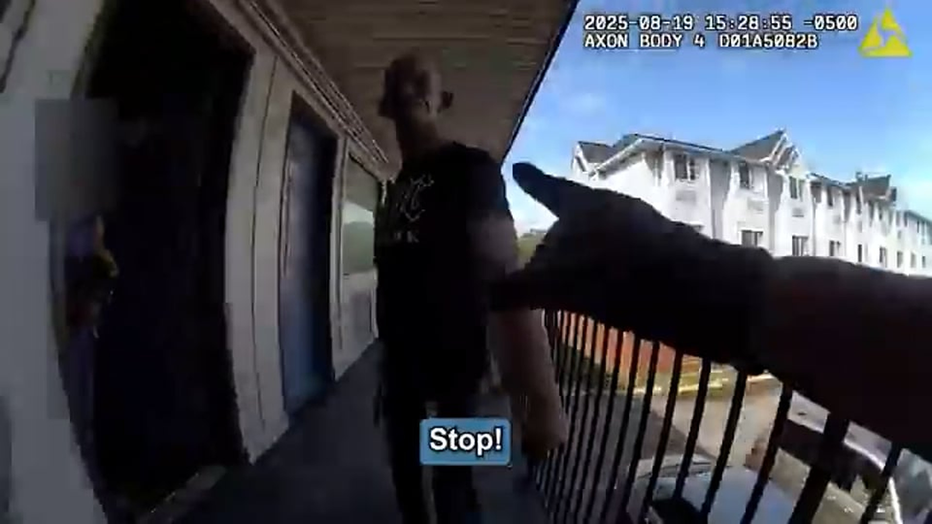 H1709060_Motel 6 Guest Slaps Cops Then Hides Behind Girlfriend
