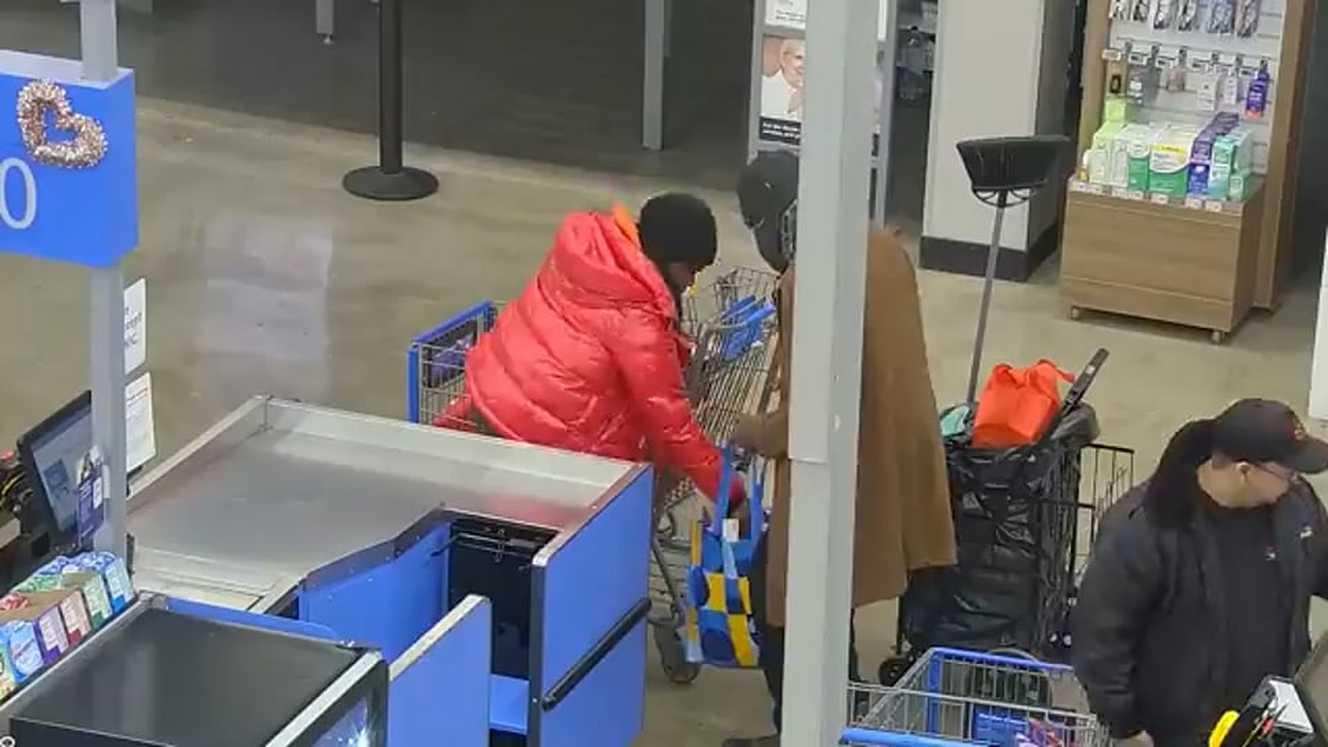 H1709071_Dumb Shoplifting Couple try to Outsmart Cops After Walmart Bust