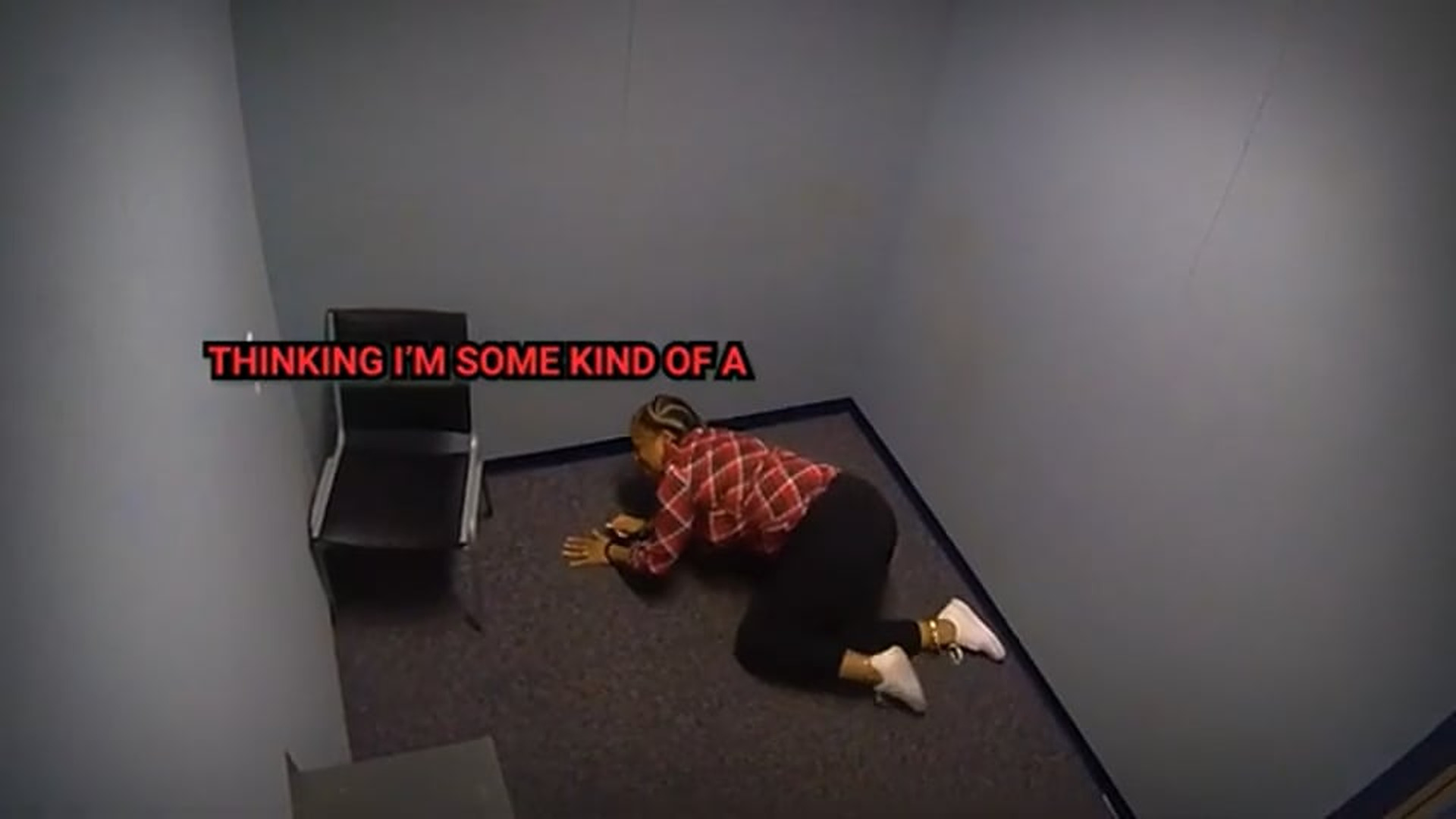 H1909040_Former Deputy Robs a Bank and Gets Outsmarted by Staff